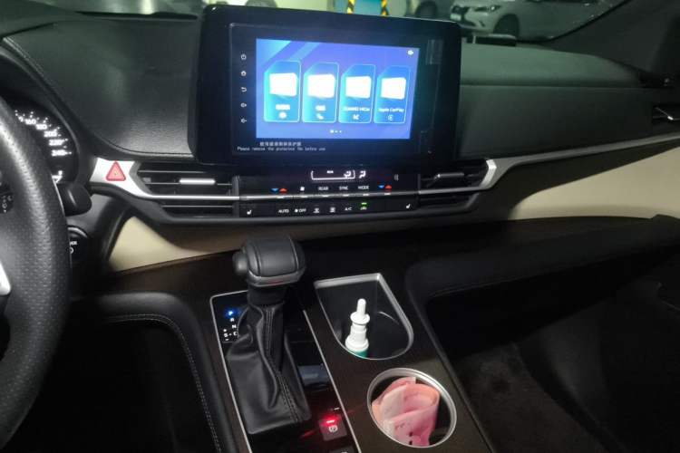Used Toyota SIENNA 2023 2.5L Hybrid Luxury Edition Audio And AC Panel