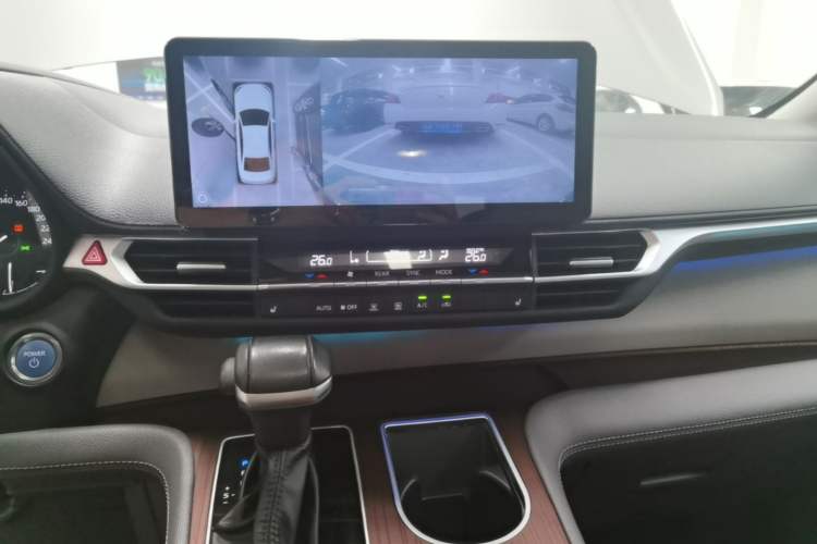 Used Toyota SIENNA 2023 2.5L Hybrid Luxury Edition Audio And AC Panel