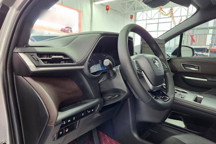 Used Toyota SIENNA 2023 2.5L Hybrid Ultimate Edition Audio And AC Panel
