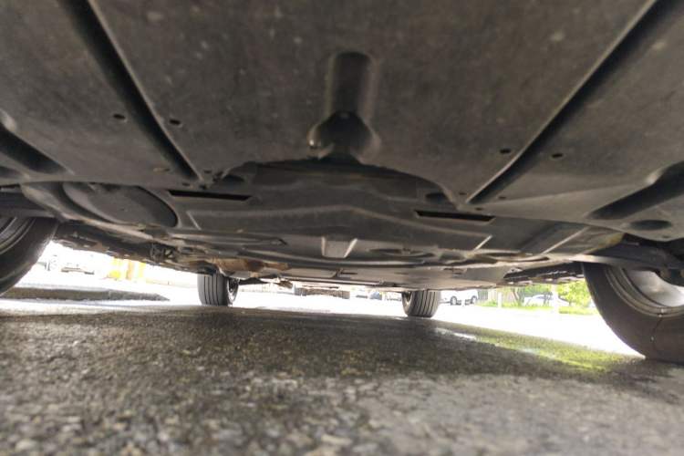 Used Toyota SIENNA 2023 2.5L Hybrid Luxury Edition Chassis Front
