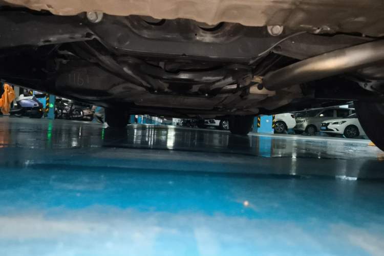 Used Toyota SIENNA 2023 2.5L Hybrid Luxury Edition Chassis Rear