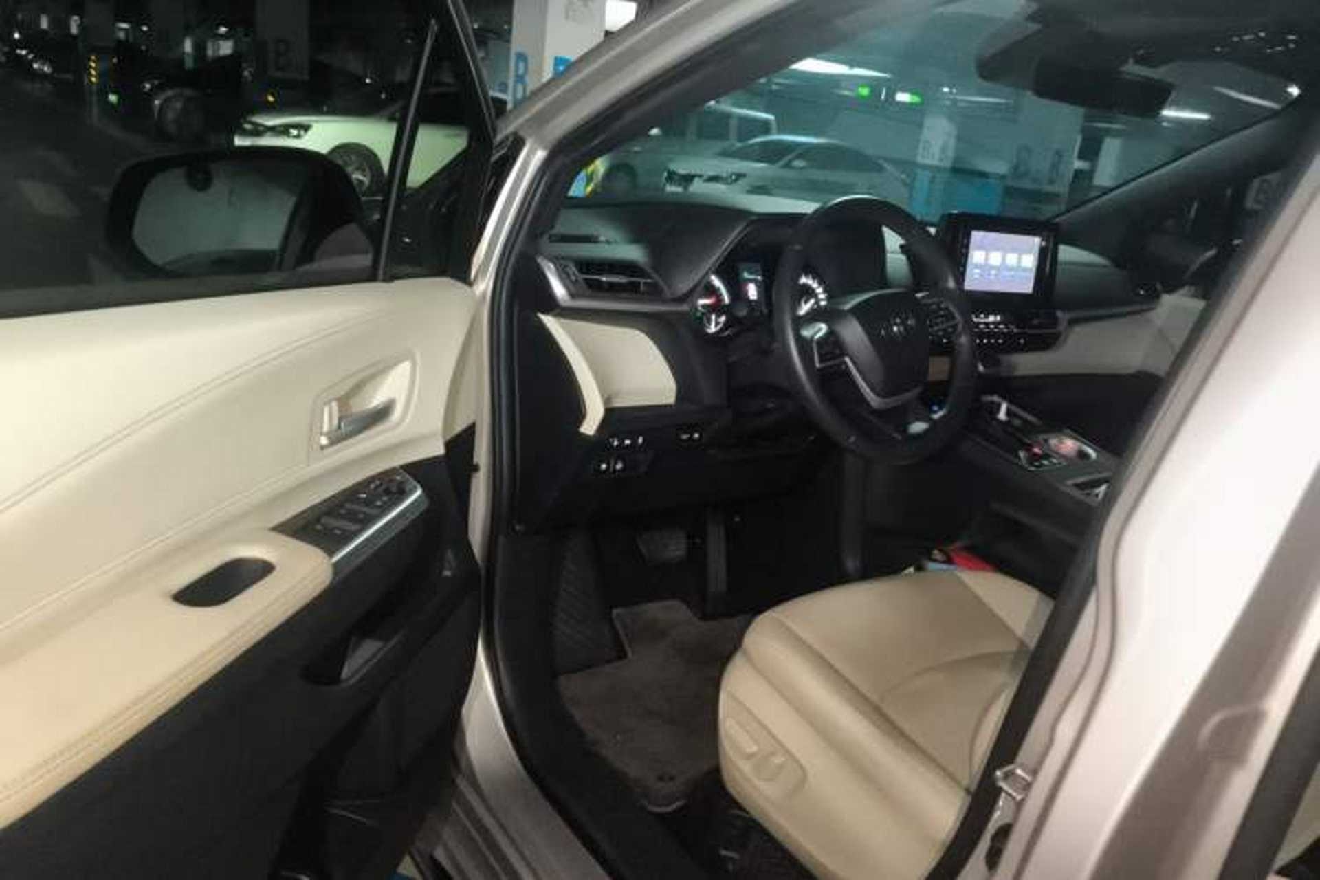 Used Toyota SIENNA 2023 2.5L Hybrid Luxury Edition Driver Seat