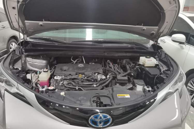 Used Toyota SIENNA 2023 2.5L Hybrid Luxury Edition Engine Bay