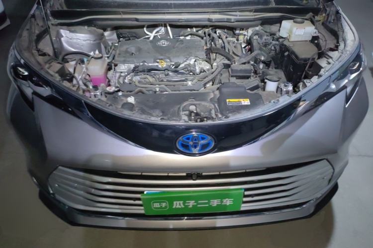 Used Toyota SIENNA 2023 2.5L Hybrid Comfort Edition Engine Bay