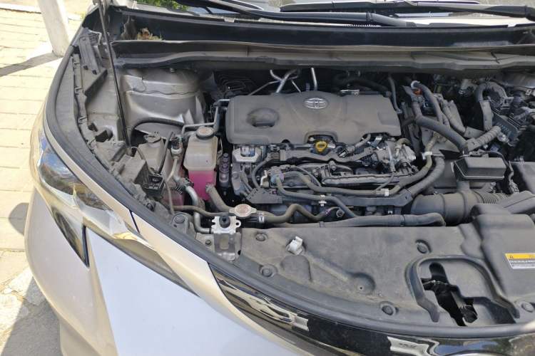 Used Toyota SIENNA 2023 2.5L Hybrid Luxury Edition Engine Bay Right