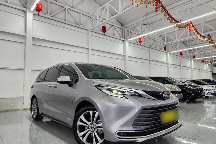 Used Toyota SIENNA 2023 2.5L Hybrid Ultimate Edition Exterior 2