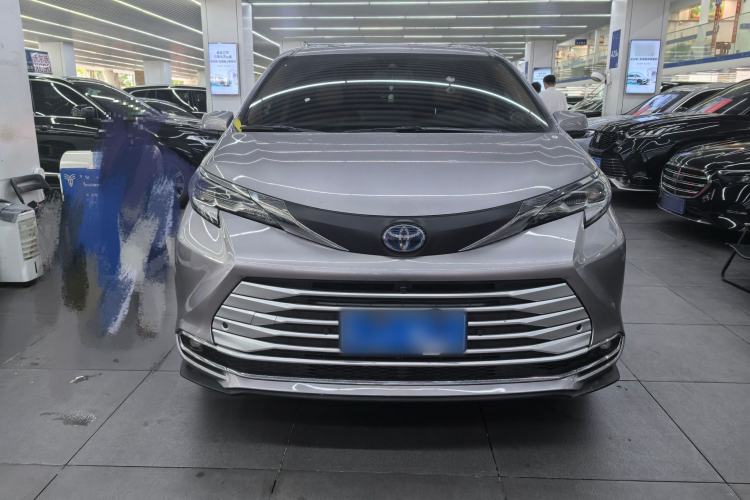Used Toyota SIENNA 2023 2.5L Hybrid Comfort Edition Exterior 2