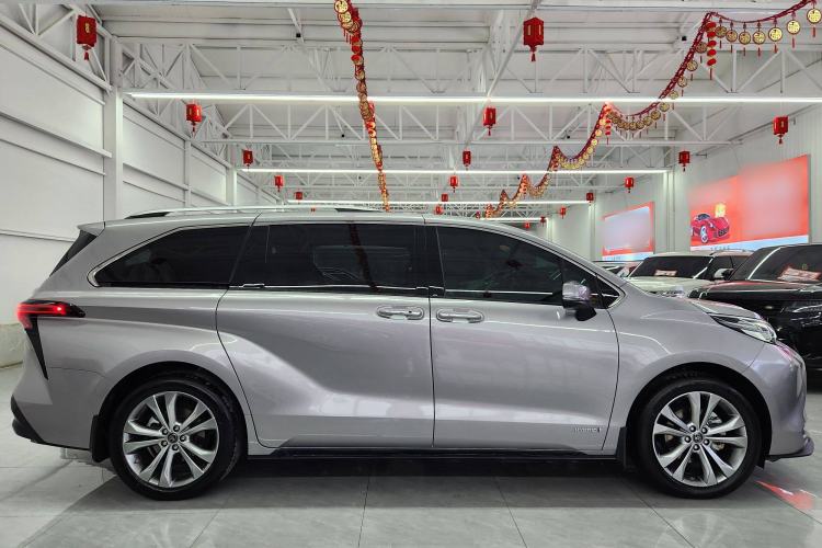 Used Toyota SIENNA 2023 2.5L Hybrid Ultimate Edition Exterior 3