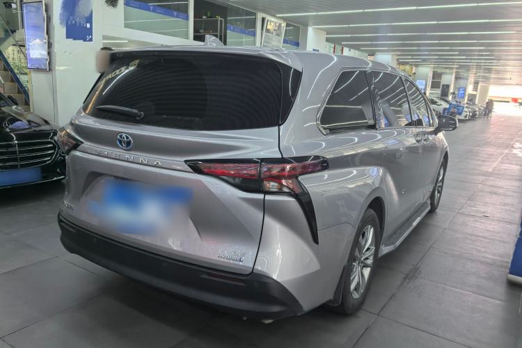 Used Toyota SIENNA 2023 2.5L Hybrid Comfort Edition Exterior 5