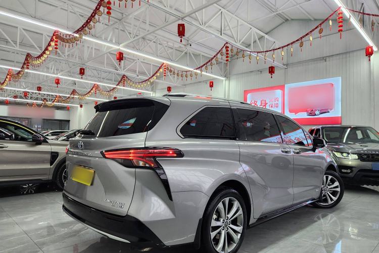 Used Toyota SIENNA 2023 2.5L Hybrid Ultimate Edition Exterior 6