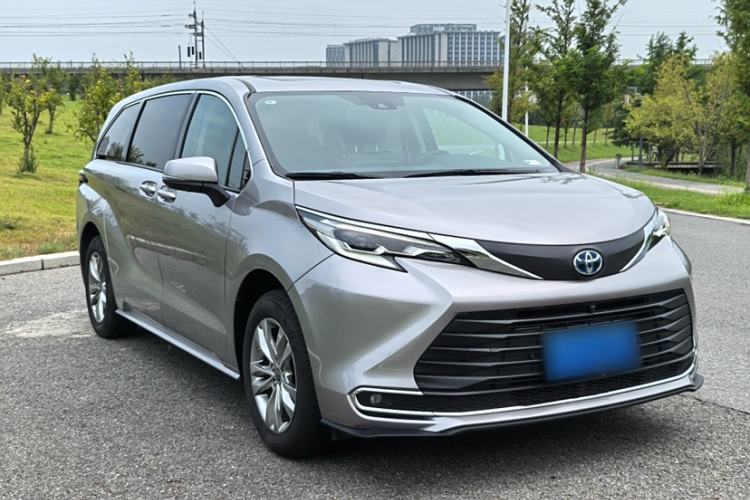 Used Toyota SIENNA 2023 2.5L Hybrid Comfort Edition Exterior 6