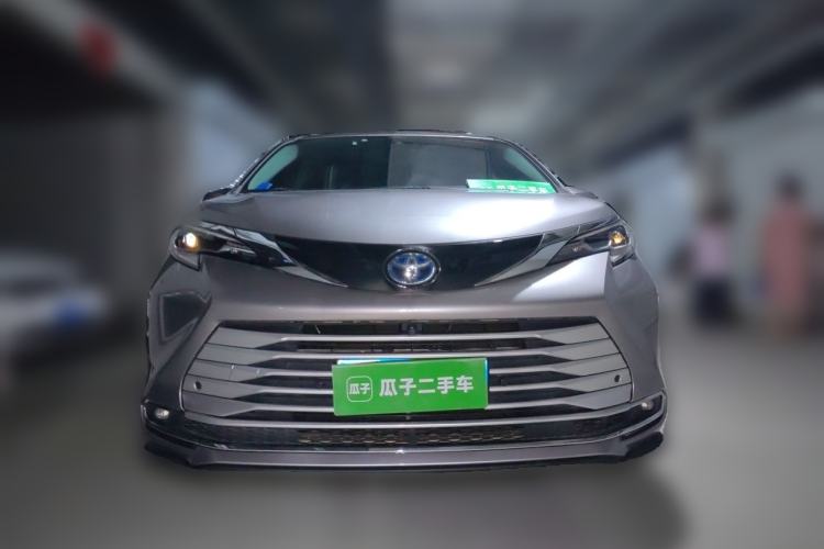 Used Toyota SIENNA 2023 2.5L Hybrid Comfort Edition Front