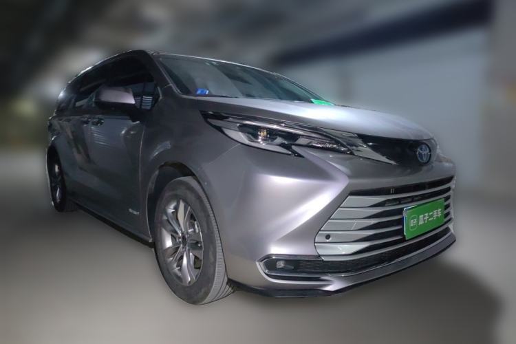 Used Toyota SIENNA 2023 2.5L Hybrid Comfort Edition Front Right 45 Deg