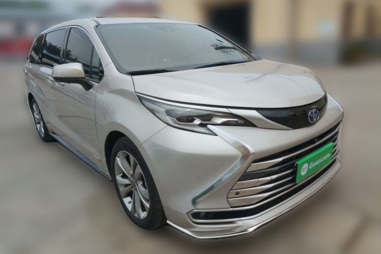 Used Toyota SIENNA 2023 2.5L Hybrid Deluxe Edition Front Right 45 Deg