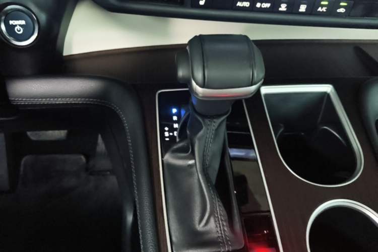 Used Toyota SIENNA 2023 2.5L Hybrid Luxury Edition Gear Lever