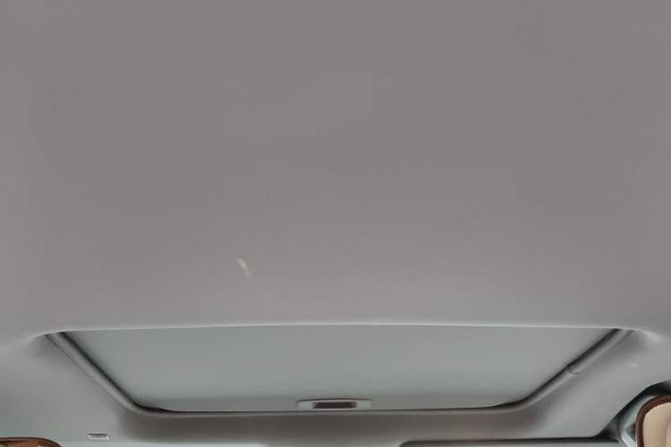 Used Toyota SIENNA 2023 2.5L Hybrid Luxury Edition Headliner