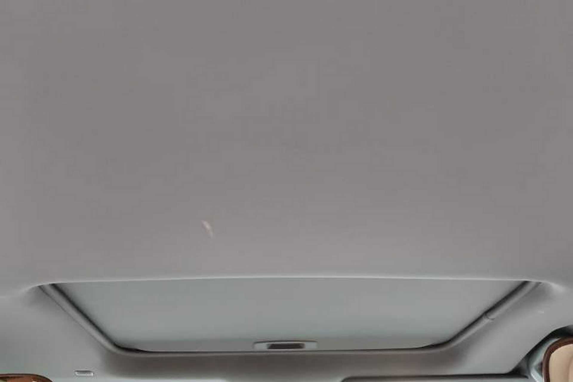 Used Toyota SIENNA 2023 2.5L Hybrid Luxury Edition Headliner