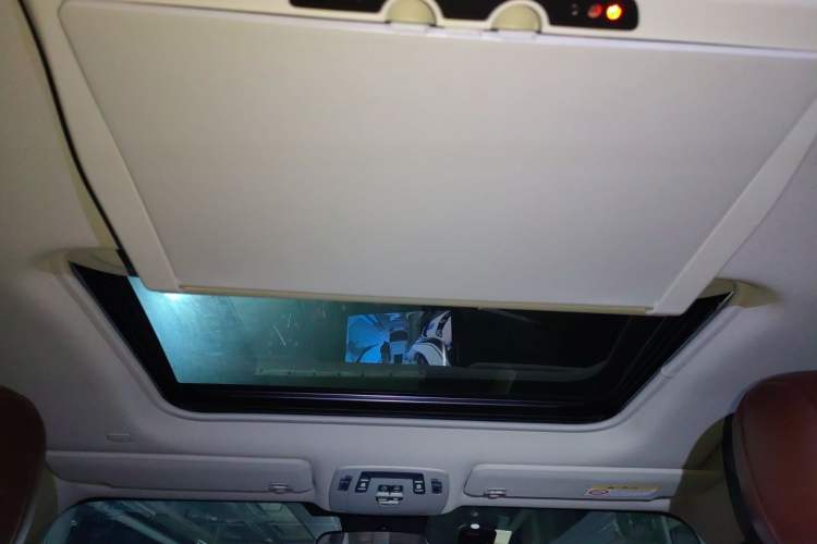 Used Toyota SIENNA 2023 2.5L Hybrid Comfort Edition Headliner