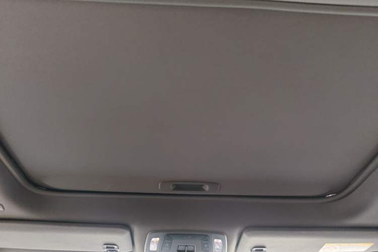 Used Toyota SIENNA 2023 2.5L Hybrid Luxury Edition Headliner