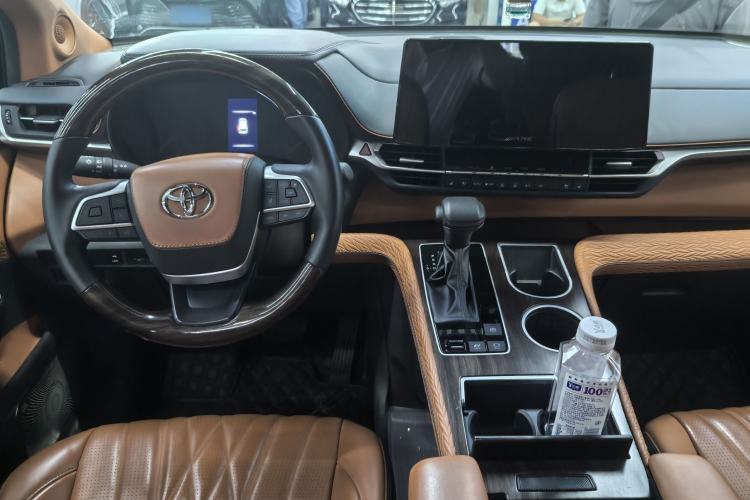 Used Toyota SIENNA 2023 2.5L Hybrid Comfort Edition Interior 1