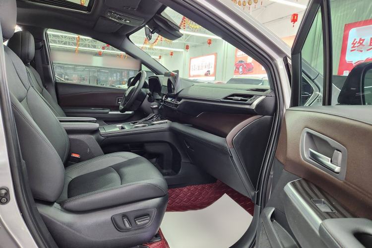 Used Toyota SIENNA 2023 2.5L Hybrid Ultimate Edition Interior 7