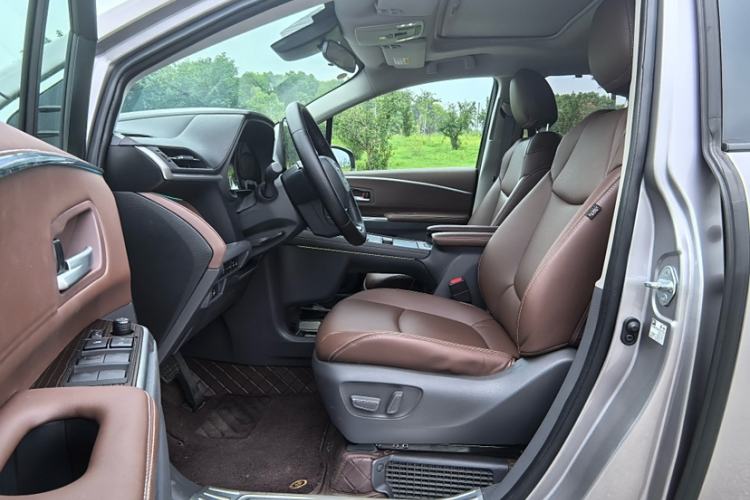 Used Toyota SIENNA 2023 2.5L Hybrid Comfort Edition Interior 7