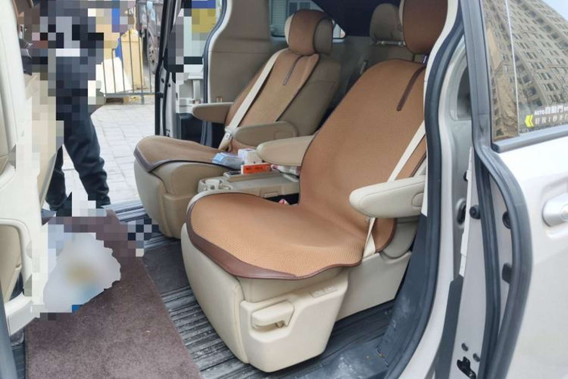 Used Toyota SIENNA 2023 2.5L Hybrid Luxury Edition Left Rear Seat