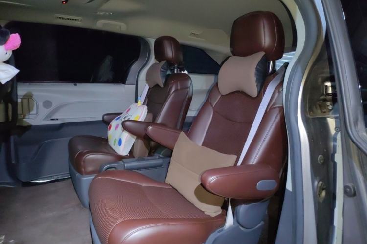 Used Toyota SIENNA 2023 2.5L Hybrid Comfort Edition Left Rear Seat