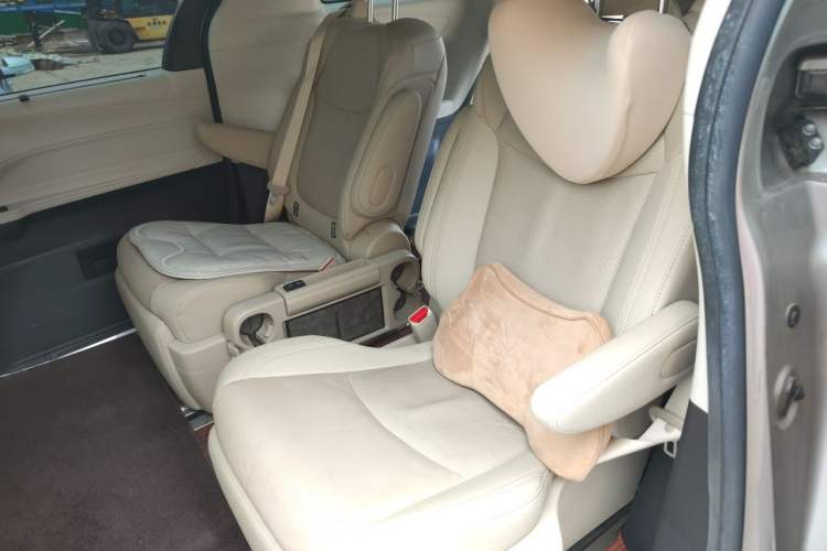 Used Toyota SIENNA 2023 2.5L Hybrid Deluxe Edition Left Rear Seat