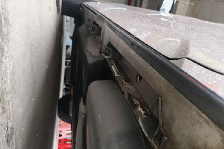 Used Toyota SIENNA 2023 2.5L Hybrid Luxury Edition Left Side Sill