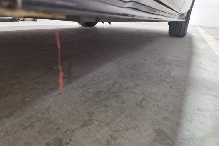 Used Toyota SIENNA 2023 2.5L Hybrid Luxury Edition Left Side Sill