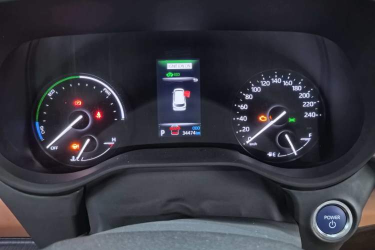 Used Toyota SIENNA 2023 2.5L Hybrid Comfort Edition Odometer Close Up