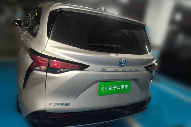 Used Toyota SIENNA 2023 2.5L Hybrid Luxury Edition Rear