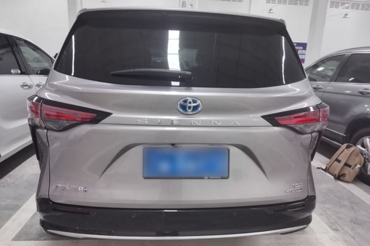 Used Toyota SIENNA 2023 2.5L Hybrid Luxury Edition Rear