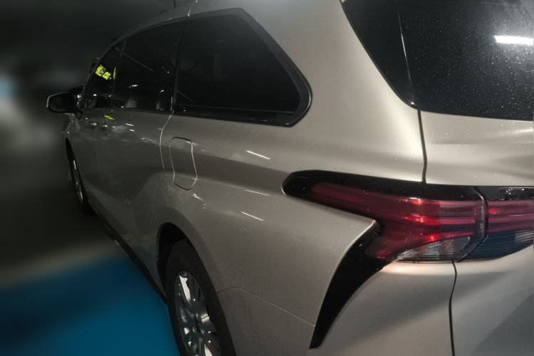 Used Toyota SIENNA 2023 2.5L Hybrid Luxury Edition Rear Left 45 Deg