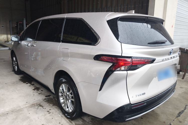 Used Toyota SIENNA 2023 2.5L Hybrid Luxury Edition Rear Left 45 Deg