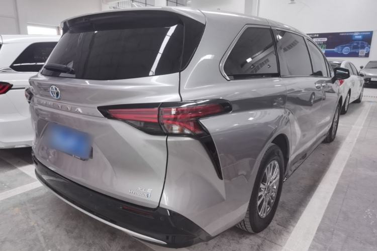 Used Toyota SIENNA 2023 2.5L Hybrid Luxury Edition Rear Right 45 Deg