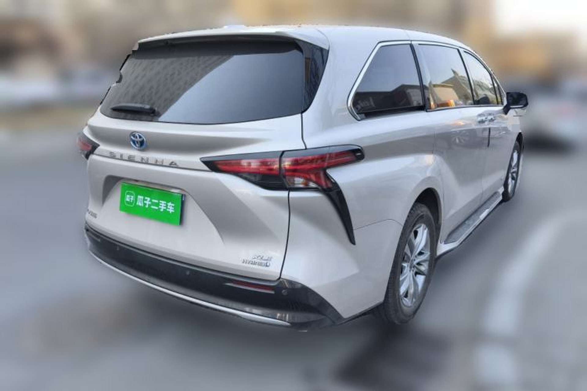 Used Toyota SIENNA 2023 2.5L Hybrid Luxury Edition Rear Right 45 Deg