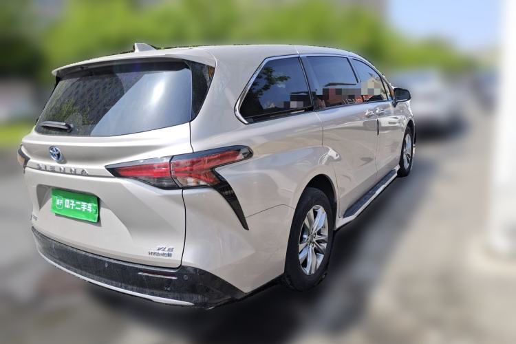 Used Toyota SIENNA 2023 2.5L Hybrid Luxury Edition Rear Right 45 Deg