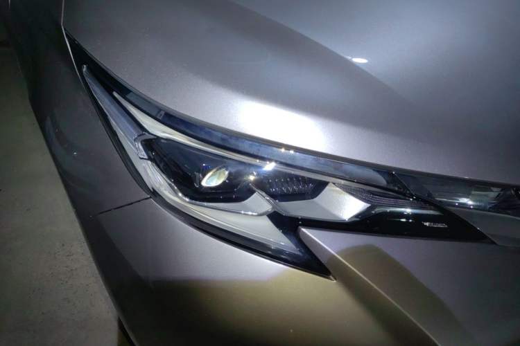 Used Toyota SIENNA 2023 2.5L Hybrid Comfort Edition Right Front Headlight