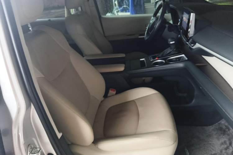 Used Toyota SIENNA 2023 2.5L Hybrid Luxury Edition Right Front Seat
