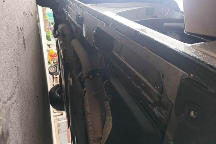 Used Toyota SIENNA 2023 2.5L Hybrid Luxury Edition Right Side Sill