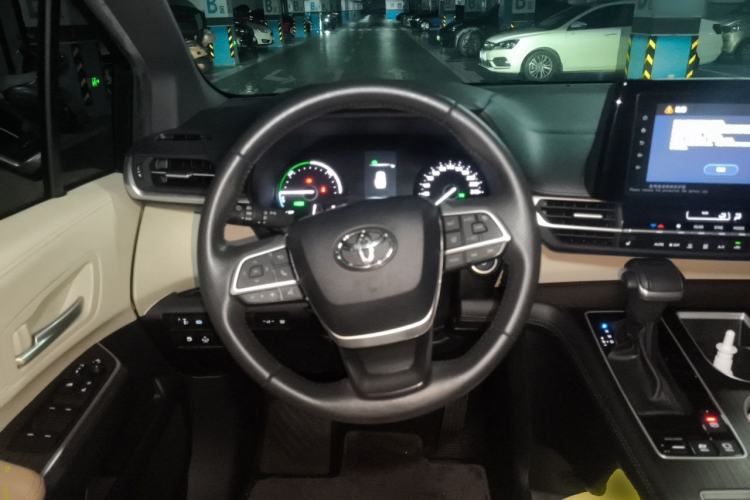 Used Toyota SIENNA 2023 2.5L Hybrid Luxury Edition Steering Wheel