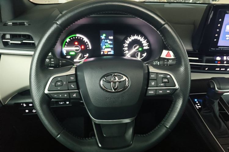 Used Toyota SIENNA 2023 2.5L Hybrid Luxury Edition Steering Wheel