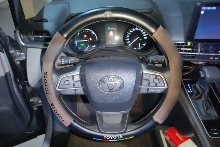 Used Toyota SIENNA 2023 2.5L Hybrid Comfort Edition Steering Wheel