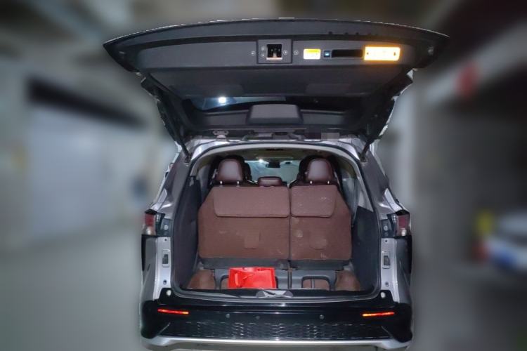 Used Toyota SIENNA 2023 2.5L Hybrid Comfort Edition Trunk
