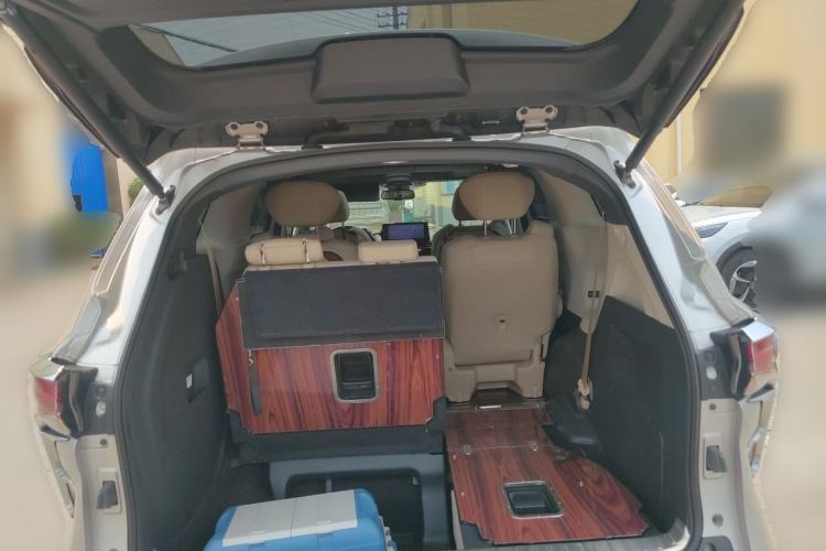 Used Toyota SIENNA 2023 2.5L Hybrid Deluxe Edition Trunk