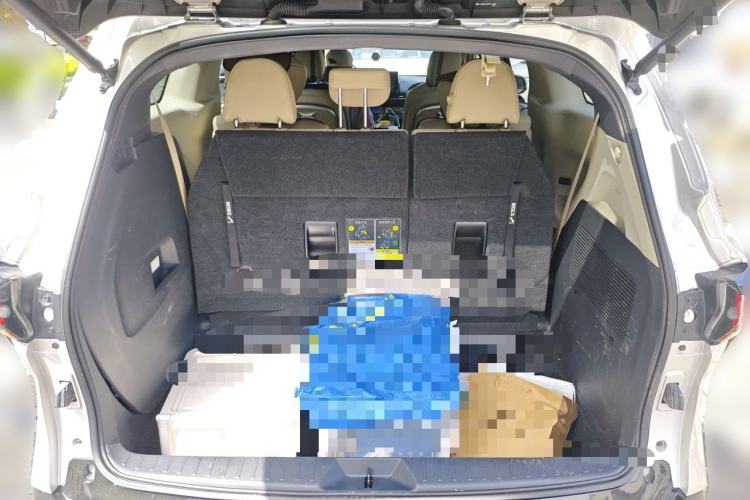 Used Toyota SIENNA 2023 2.5L Hybrid Luxury Edition Trunk