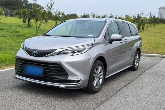 Used Toyota SIENNA 2023 2.5L Hybrid Comfort Edition