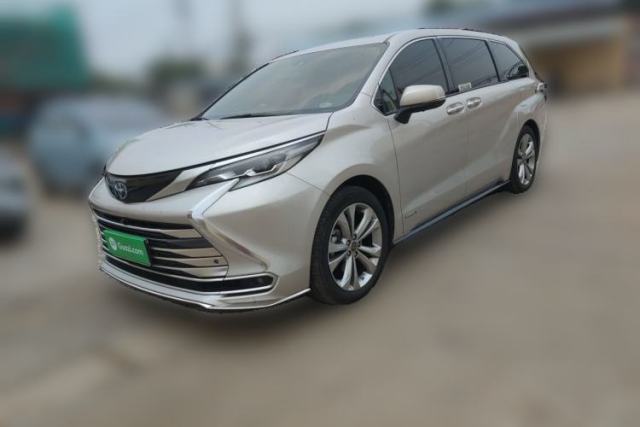 Used Toyota SIENNA 2023 2.5L Hybrid Deluxe Edition